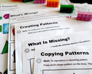 Patterns in kindergarten | Relate Patterns With Daily Life - Mom'sEquation